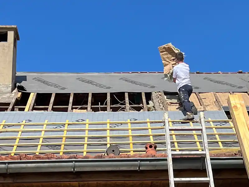 Isolation de toiture - service de couverture